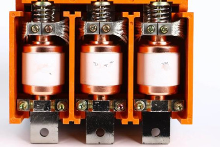 高壓真空開關(guān)管出現(xiàn)黃斑，這幾點(diǎn)原因需掌握！