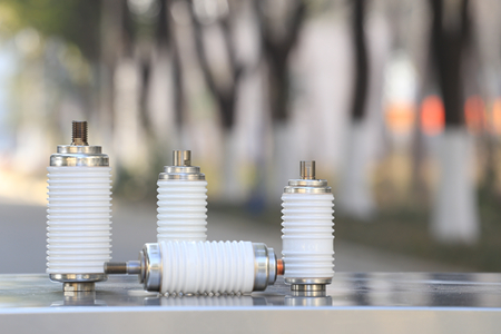 真空開關(guān)管接觸點(diǎn)選什么材質(zhì)好？一般為銅合金！