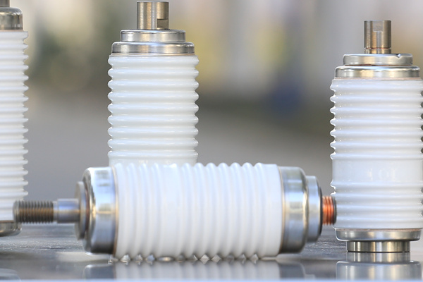 怎樣解決真空滅弧室的漏氣問(wèn)題？